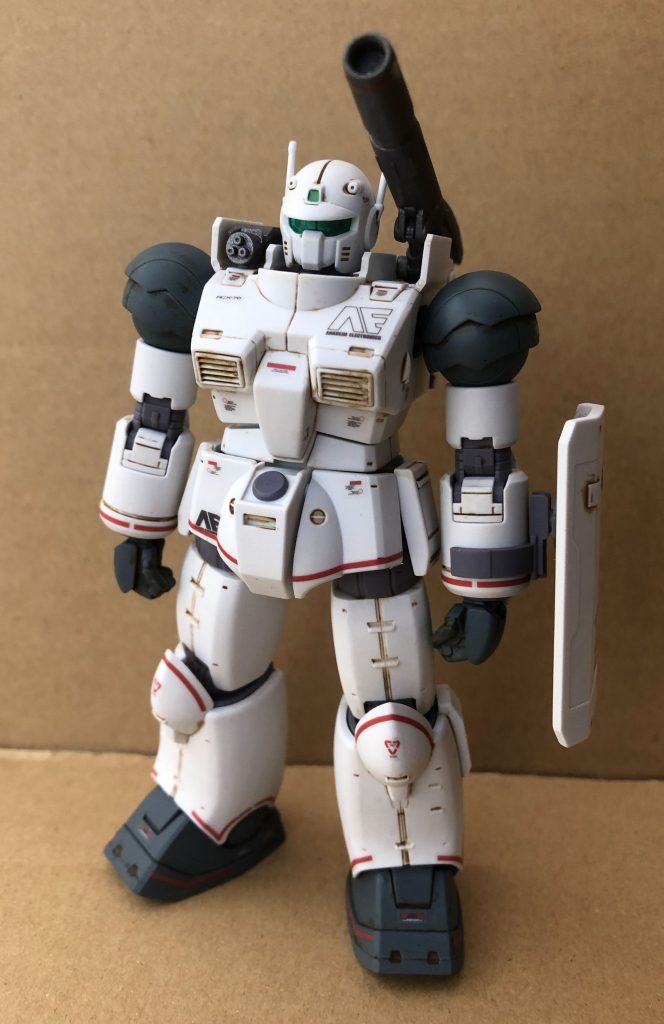 変なマニュピレータタイプの手首が嫌なので、ビルドナックルに置き換えました。