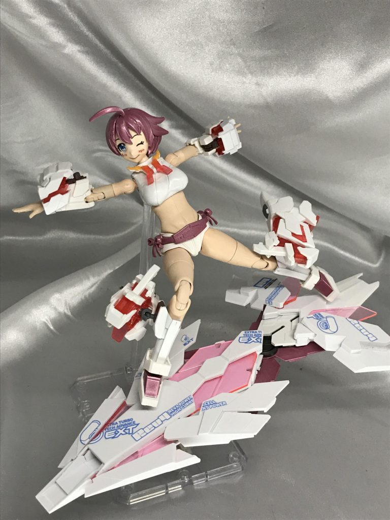 MG規格なので展開も可能。
展開すると細切れになるデカールが収納したとききっちり形になるのがすごく気持ちよかったです。