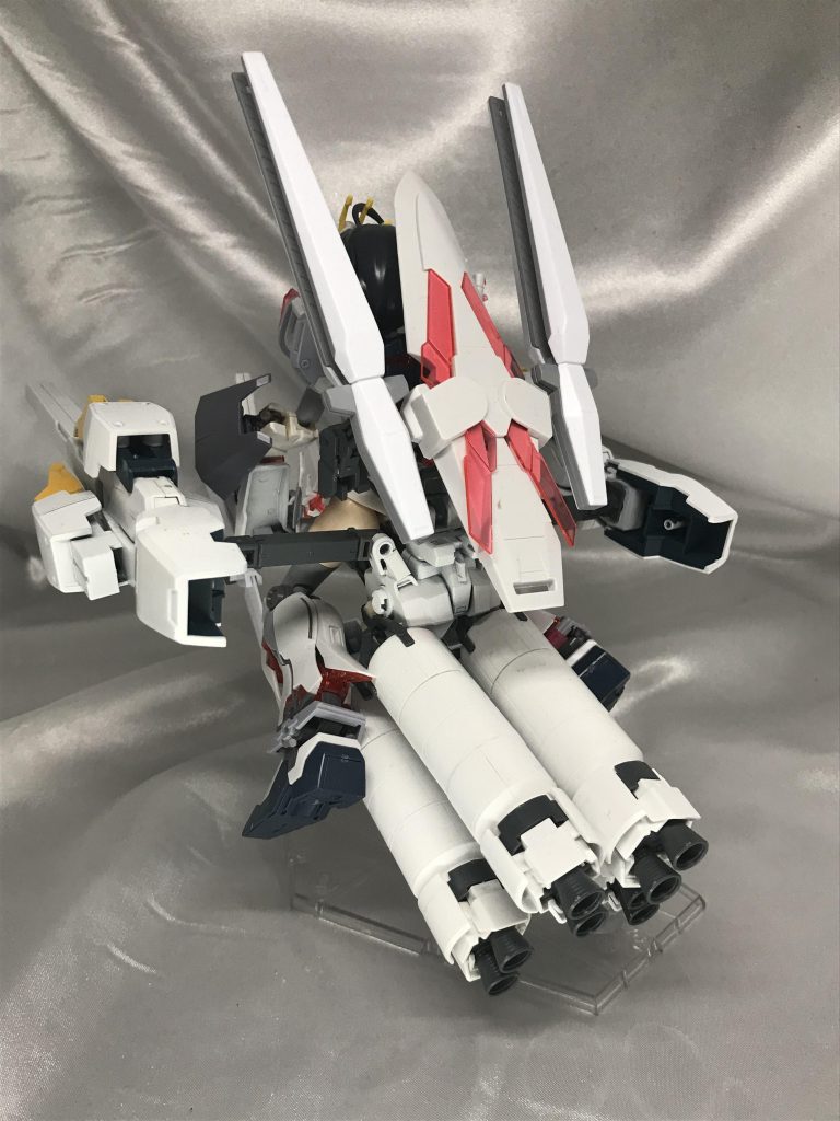 バイク感覚でまたがってるような感じです。
プロペラントタンクはFAUCのタンクを切り詰めて使用しました。
やはりこれがあるとA装備としての印象が高まります。