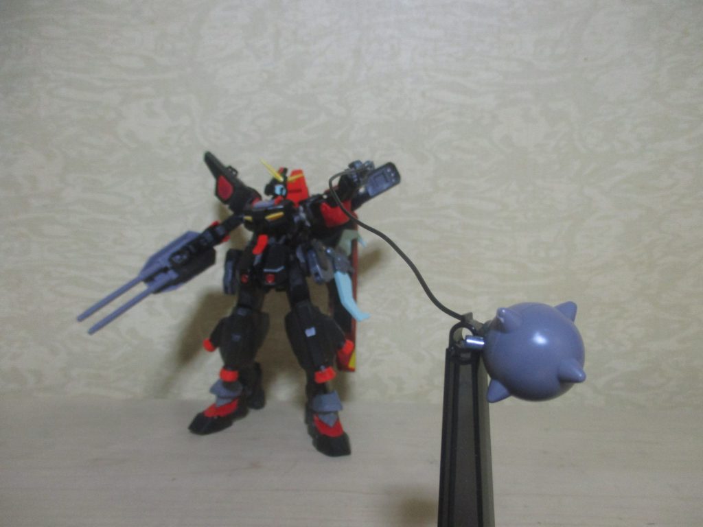 こちらもオリジナル同様、左手に武器の「破砕球」を持って使えます(当たり前ですがw)。
