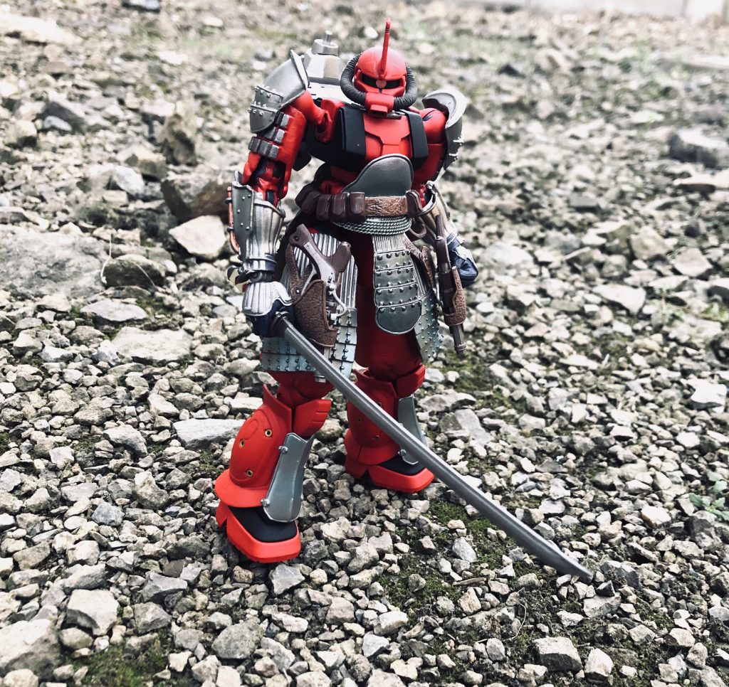 雷電刀シデンが旅立つ際にカレナの族長から贈られた刀。刀身は鉄製だが、鞘の内側には電気伝導体で出来たレールが仕込まれている。これと鞘に帯電の文様を刻む事で、電流を流した時に発生する磁場の相互作用によって刀を加速して抜刀する事ができる。この刀を用いる事でシデンは得意技である電磁抜刀を操る。