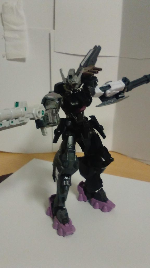 武装はバトルアームアームズのソードライフル