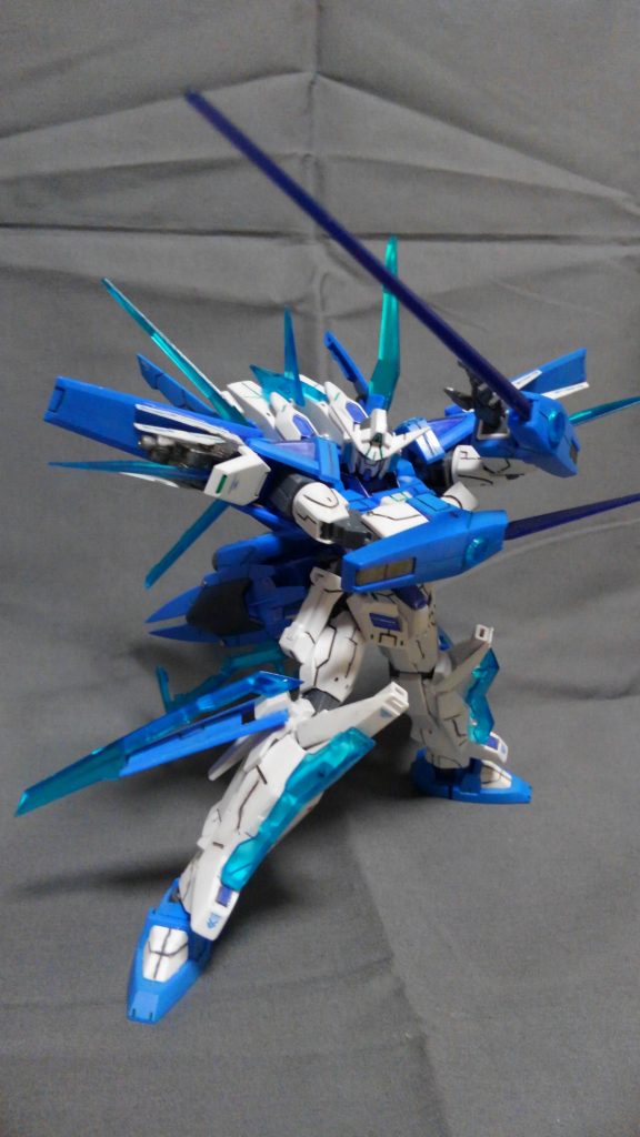 シールドから直接サーベルを使用でき、GBNでのバトルなど取り回ししやすいかと思います。