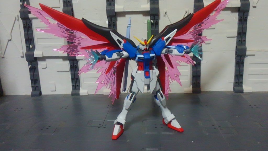 キットには1個しかパルマフィオキーナのエフェクトは付いて来ませんが、2個買ってビルドファイターズトライの素組のシモンを再現するのもまた一興です←