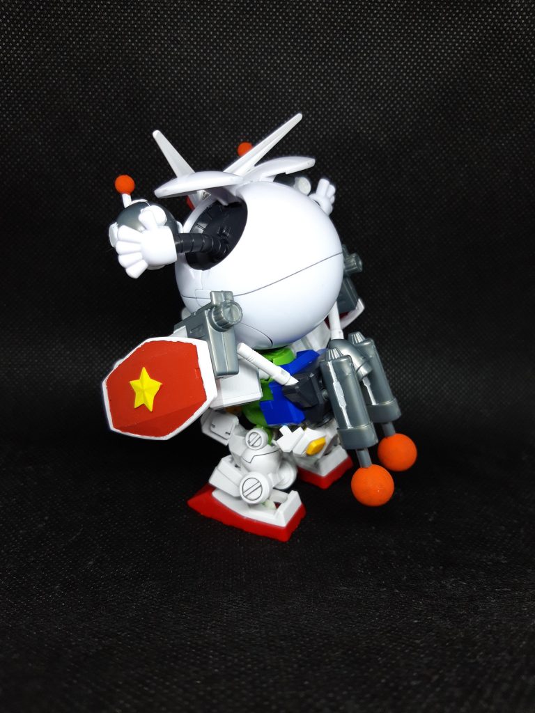 後ろから。バックパックにビームライフル×２