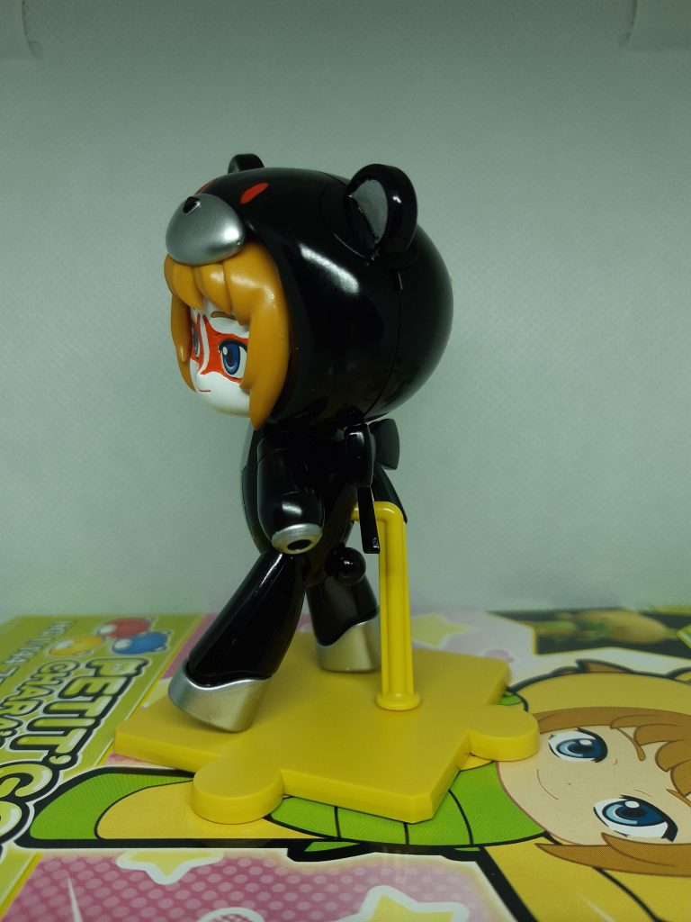 パッケージ写真の振り向きポーズ。正直、パッケージの写真が可愛すぎて、素組で揃えたくなります。追加購入するべきか…。