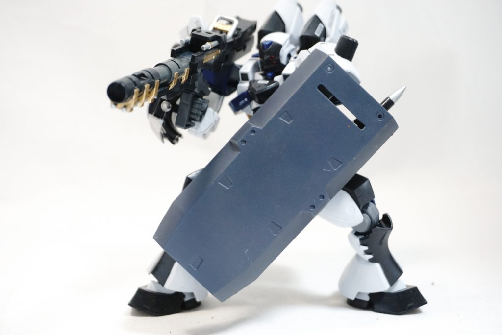 武装紹介
バズーカ&シールド