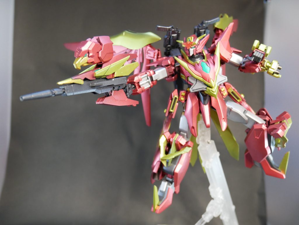 ここからは武装の紹介『ブレイズライフル』メイン武器です。AGEⅡマグナムのライフルを使ってます。使わない時はバックパックにマウントできるようにしました。