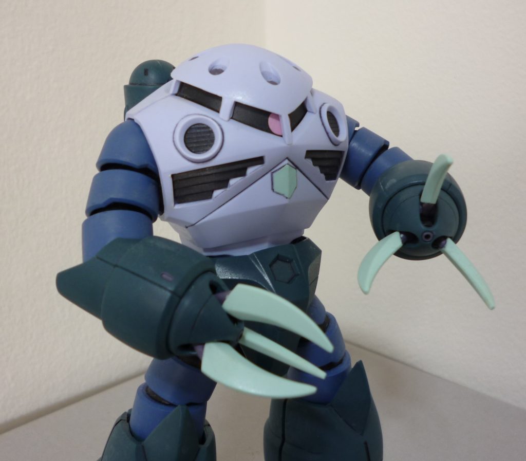 ずっと眺めてるとカッコよく見えてくる、不思議な魅力があります。