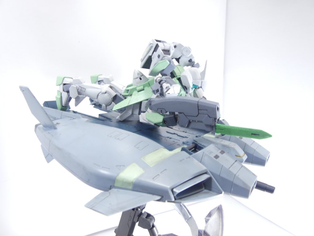 ネイキッドが腹ばいでも大丈夫･･･ですがグリップを掴んでいるとそれ以上のポーズが出来ない。ちょっとグリップが短い？89式については期待しないこと。結構でかいのです。埋まってなかったらやります。