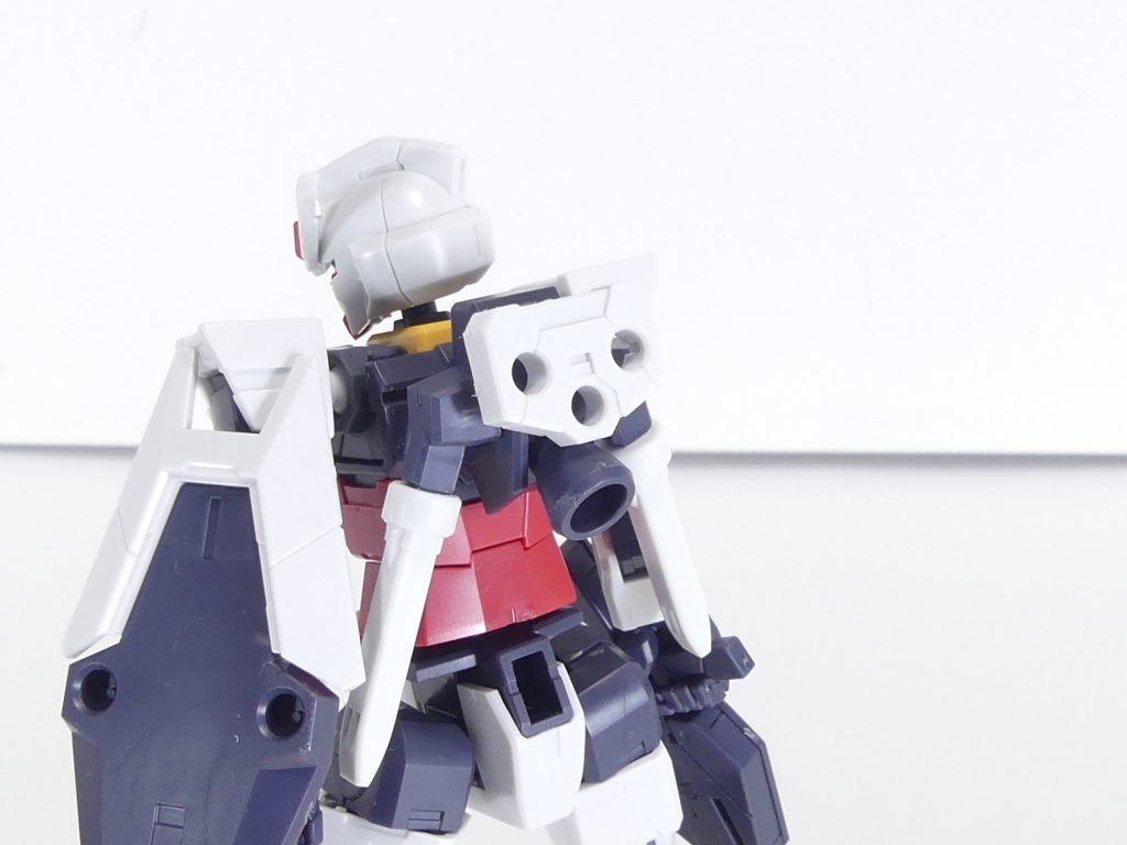 背中・腰にはプラネッツ穴を持ち、コアガンダムの入るキット全てには1・2穴変換ジョイントと2穴・横軸変換ジョイントが付属。コアのままでも十分に遊べるキットです。