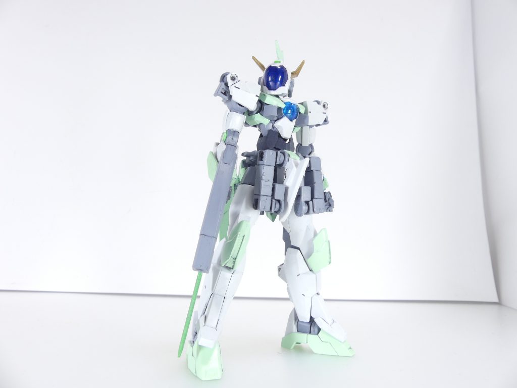 ＧＮヴィンテージ・ライトボディ：ＧＮヴィンテージにＧＮネイキッドの一部パーツを組み合わせたアルザスのガンプラ。ヴィンテージのバックパック拡張性とネイキッドの肩ジョイントを兼ね備えたテスト用形態。ＧＮドライヴはネイキッドの物になっている。第24改でも一度行っている使用ガンプラ同士の混成形態。10月発売の２アイテムの紹介用に新たに形態をでっち上げてみました。これまでに比べると背中のＡＧＰ２軸への依存度が大きいのと･･･３ミリメソッドを効果的に使いたいのと。