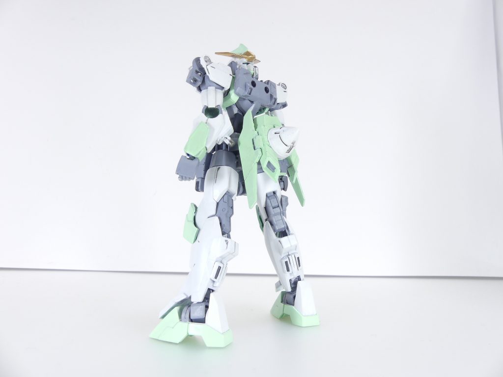 後ろから。ドライヴも戻したのは余計な飾りが付かないからです。