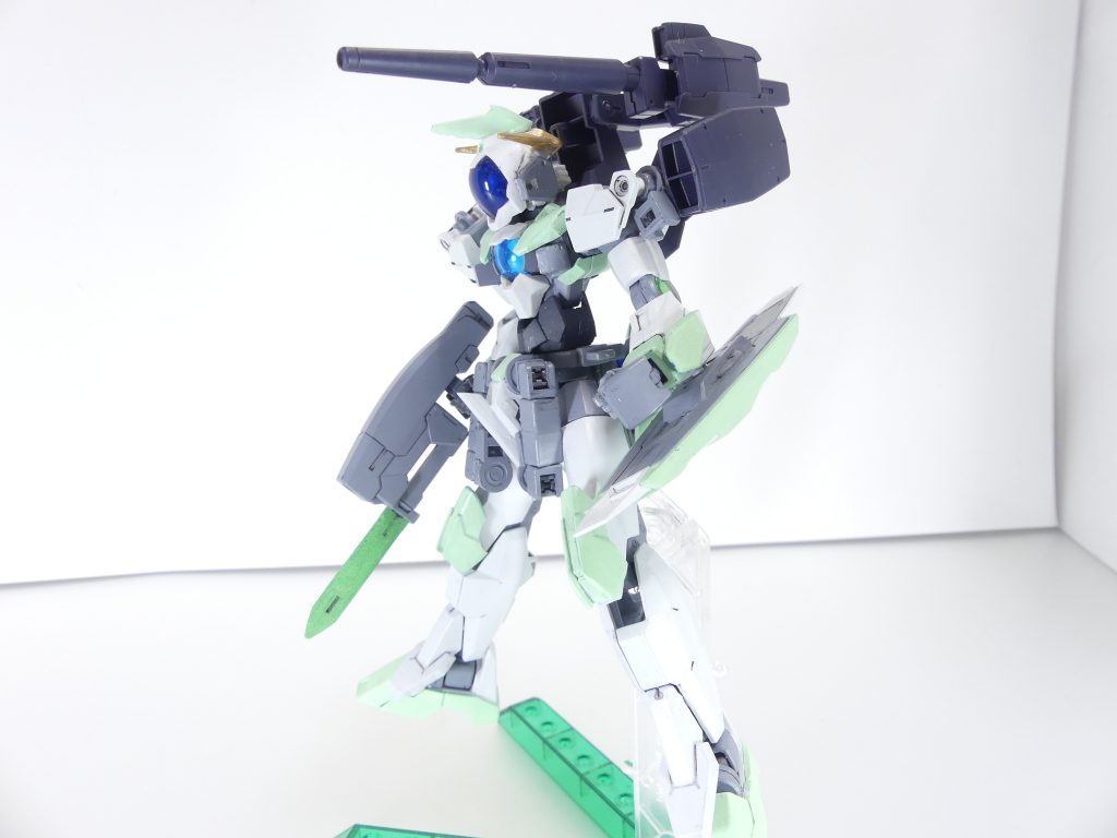 ヴィートルーウェポンズ：ヴィーナスアーマーを使用した砲撃戦形態・ヴィートルーガンダムの武装パーツ部分。要はバックパックと武装である。バックパックにはビームキャノンとミサイルポッド、一対のスラスター（ホバーユニット）を有する。どこか違う（下記）ヴィンテージに背負わせて。写真ではＡＧＰ２穴を使用して組み付けています。