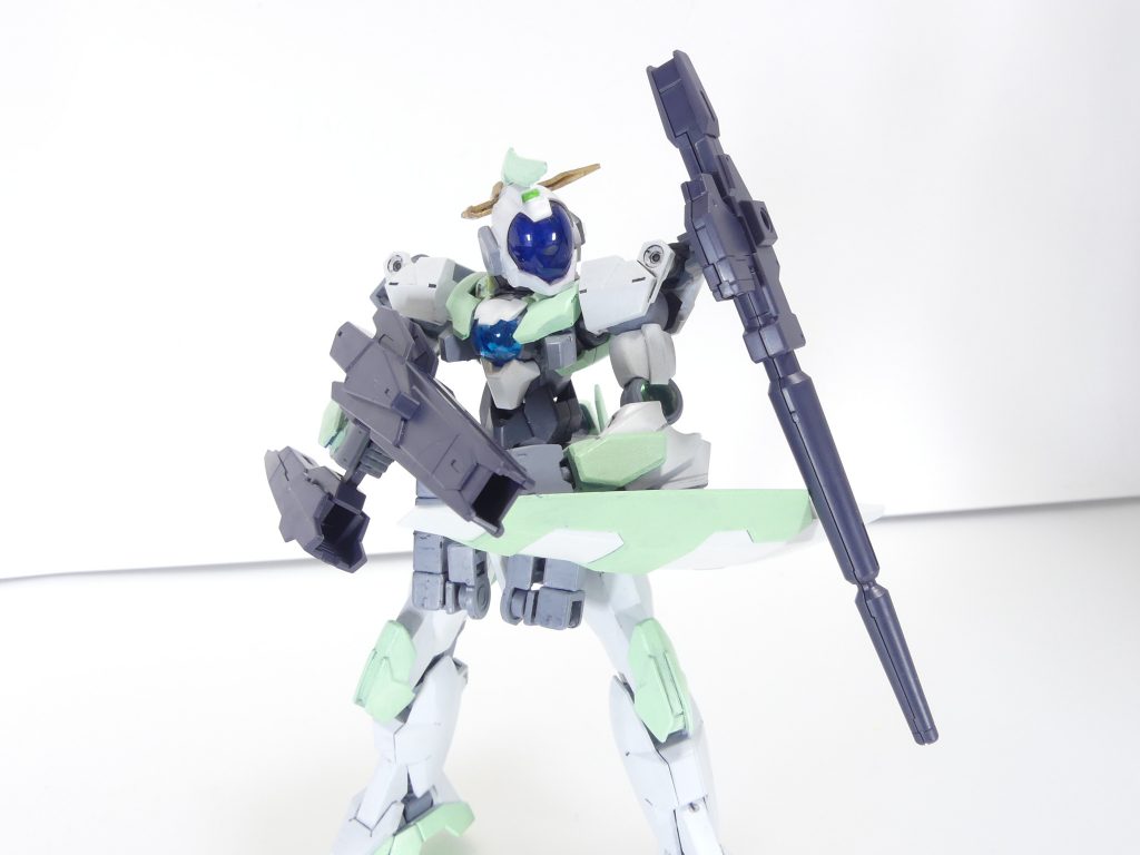 ビッグビームバズーカ（合体パーツ）：ビームバズーカは単体もしくはパーツ同時の組み合わせでも運用できるように設計されている。なお、コアガンダムを持っていなくても前後を組み合わせて武器として使用可能です。「新形態用の武装」でありながらカスタマイズにも使いやすい、新世代の武装キット群と言えるでしょうか。