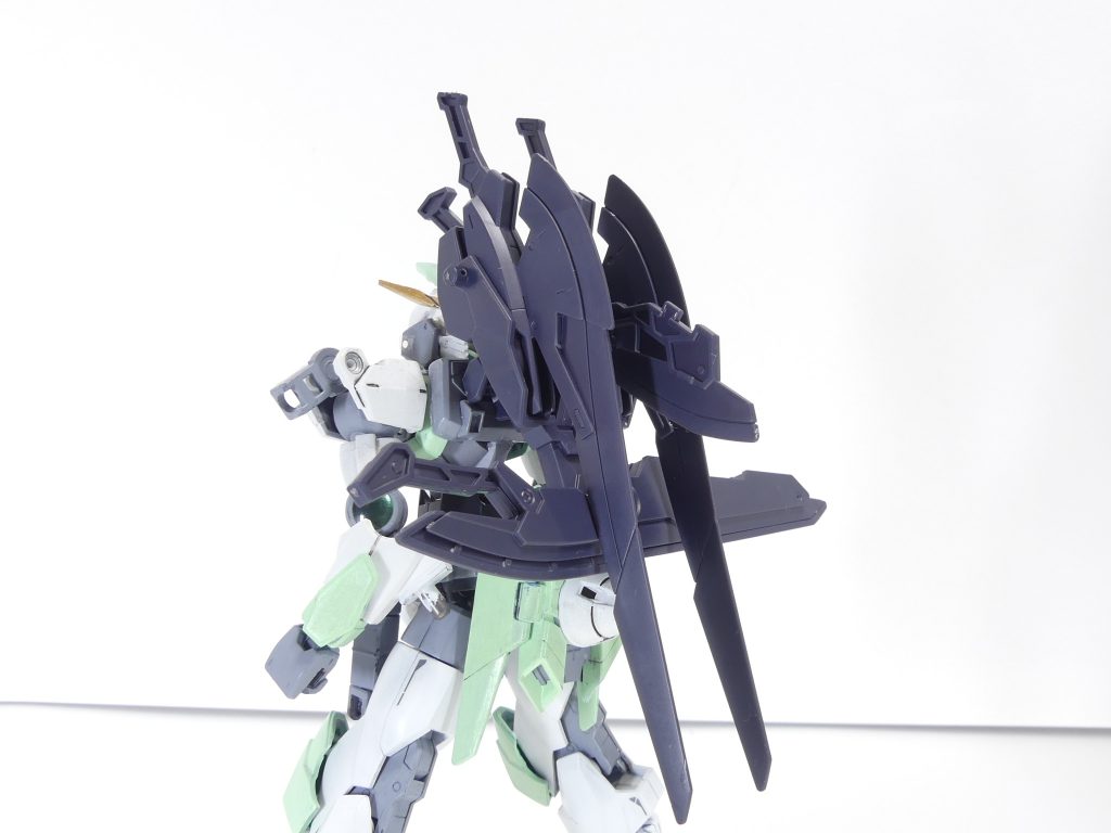 別形態としてもう一個。ヒートレヴアックスを中央に独立配置。スラッシュブレイドも配置方向が変わるほか、横に3ミリ軸を有します。ヒートレヴソードを横に付けても良いかもしれません。