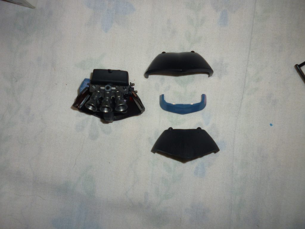 リアスカート、ビフォーアフターです。上ががもともとの陸戦用パーツ、下がリックドム用のスカートになります。「スカート付き」と呼ばれる所以ですね。