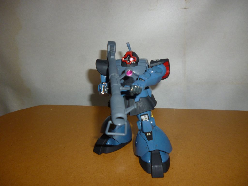 ジャイアント・バズ装備です。当然ですが、こちらの武装も似合いますね。