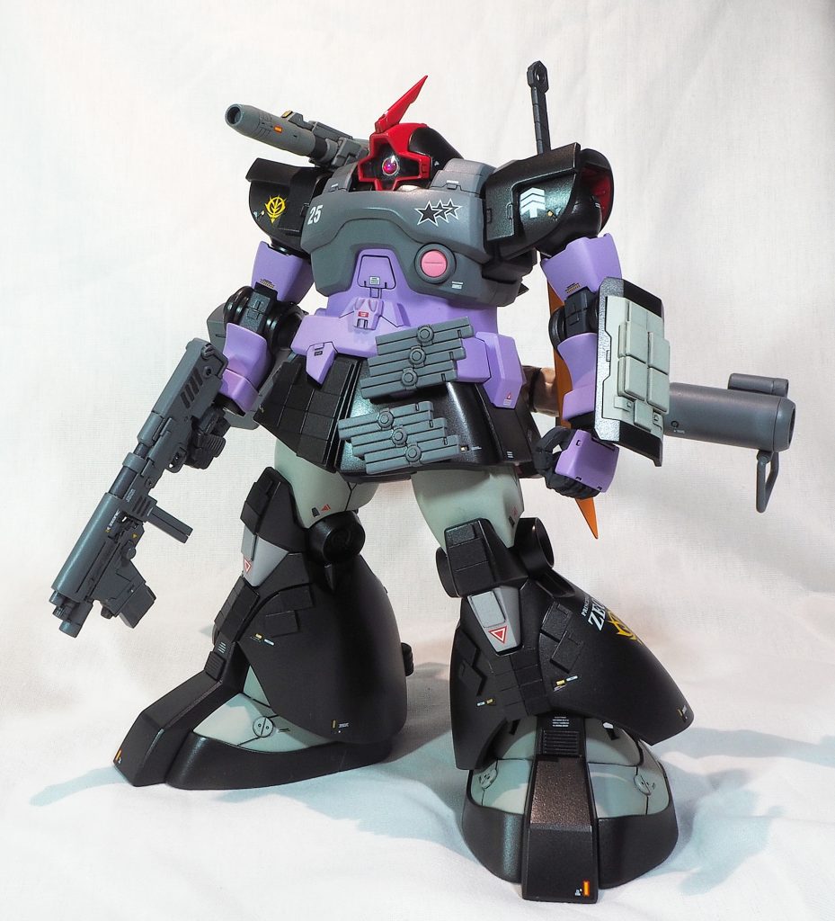 ガイア機フロント。
指揮官機としてアンテナ増設。
様々な状況に対応する為、近~遠距離の武器を揃える。
ジェットストリームアタック時は先頭。
マシンガンと肩のキャノンで敵の足止めをする。