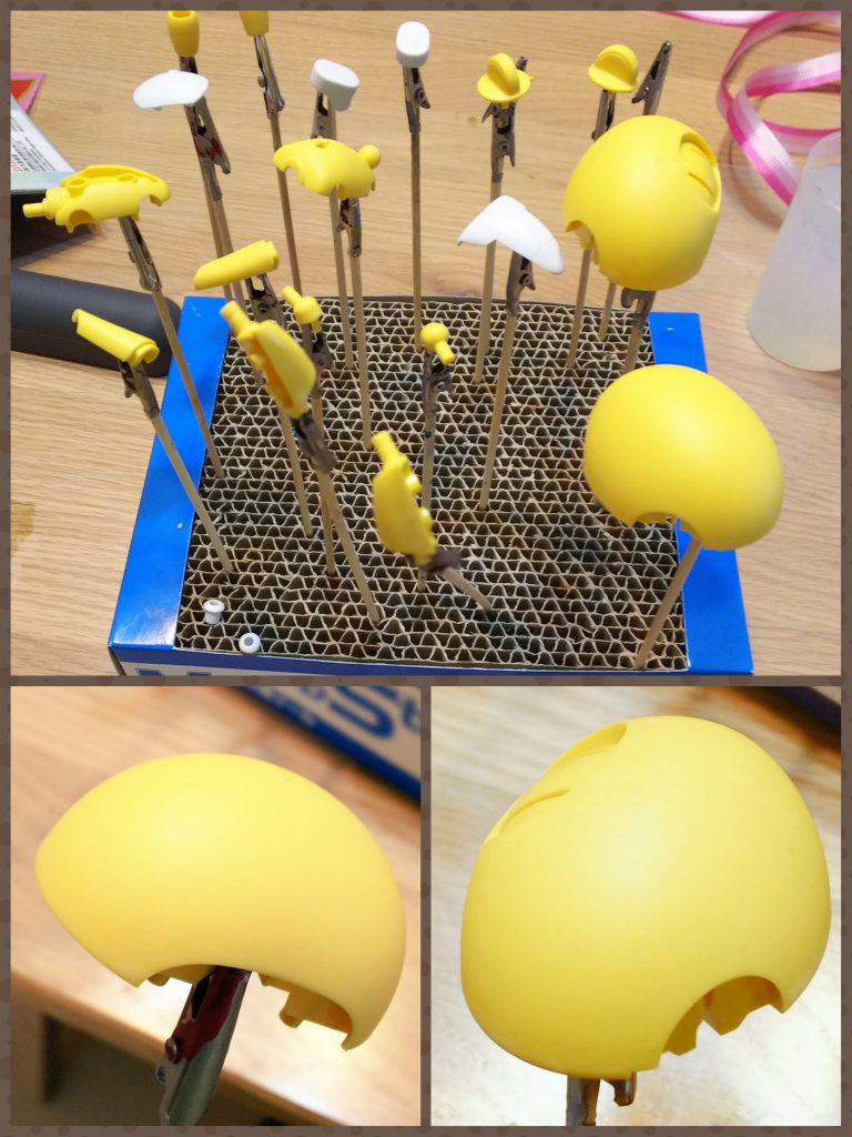 プチッガイの艶消し塗装。
アクリジョン筆塗りのみで仕上げてます!!
まるでエアブラシやスプレーで塗装したかのように、筆跡も塗りムラもなく塗れたので、自分でも驚きました(*゚Д゚*)
クレオスさんにもお褒めいただいた自慢の塗装です♪