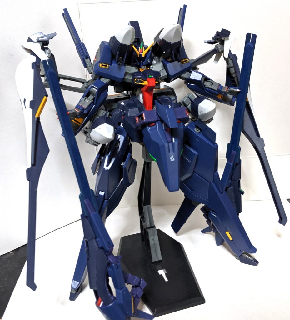 以上、ハイゼンスレイⅡ・ラー(第二形態)でした
とにかく大きくHGとは思えないボリュームの機体ですが、完成度の高いキットでプロポーションも良い最高のガンプラだと思いました(そしてなにより凄くカッコいい!
次作にハイゼンスレイⅡ・ラーのガンダム顔仕様の方が出るそうですがこちらも購入する予定です