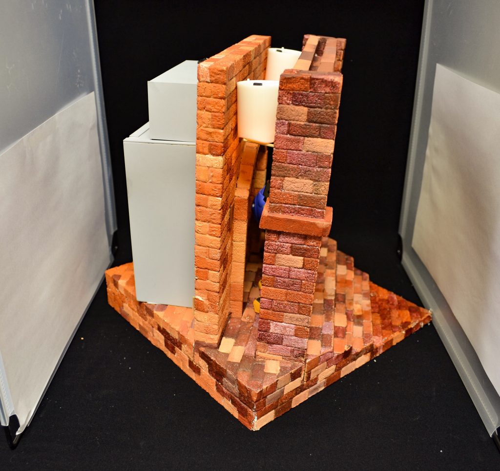 ジオラマ全景(側面)です。エレベーター部分にはLEDが入っており、展示の際には点灯させていますが、撮影時には逆光になるので今回は消灯しています。