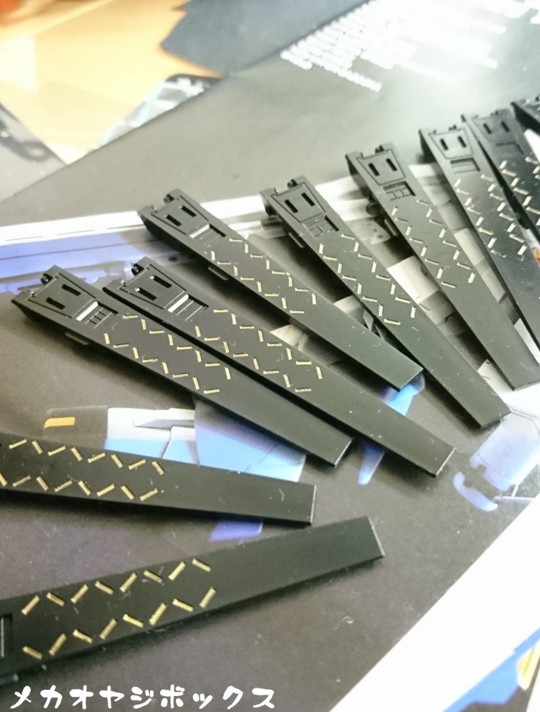 フィンファンネルの、この塗分けも地味な作業でメンドくさかったなぁ…