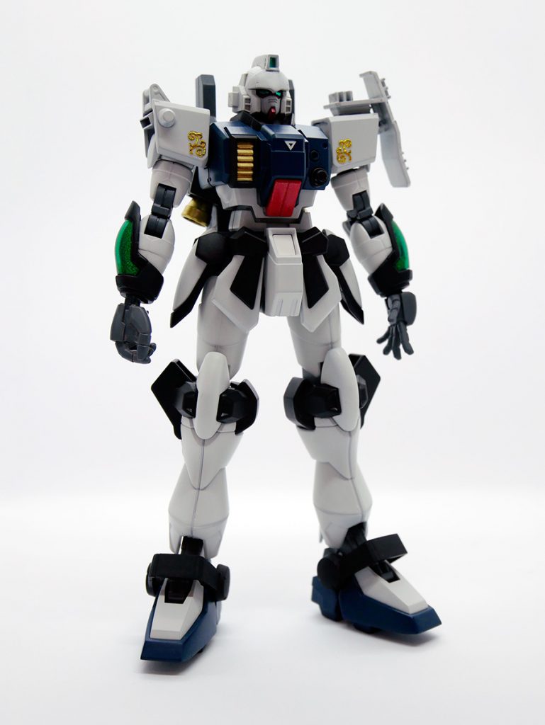 合羽を外した状態。 ノーネイムユニットや肩のエングレービング風装飾は、ネイルアート用のシールを使ってます