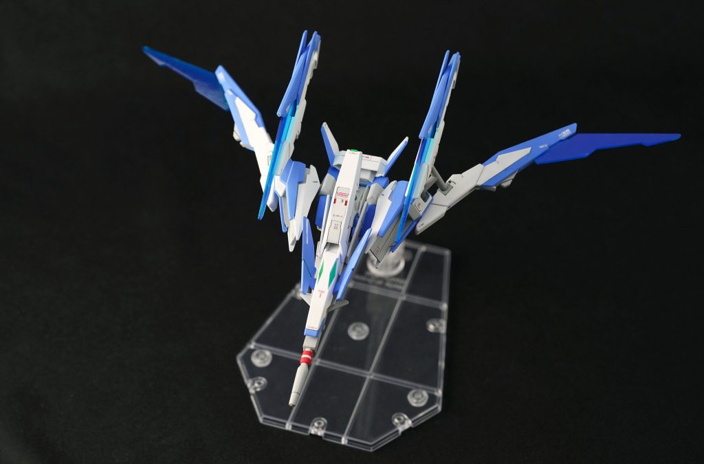 ドッズライフルとFファンネルで組成される小型支援機