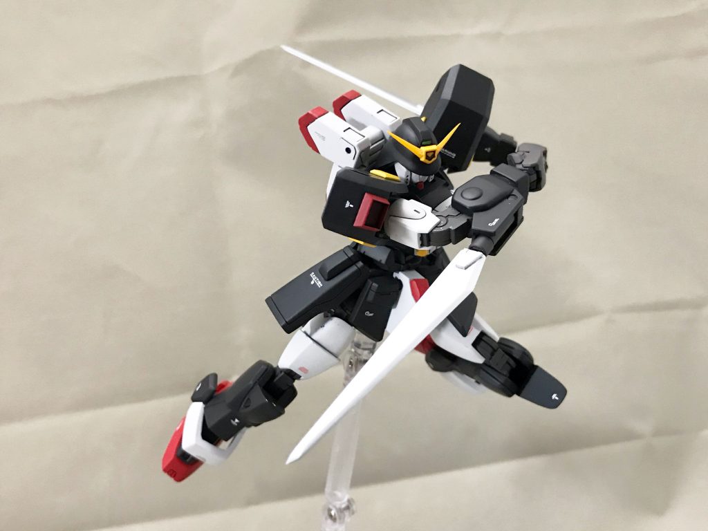 シュピーゲルブレードはプラ板削り出し
二の腕はAGE-3です