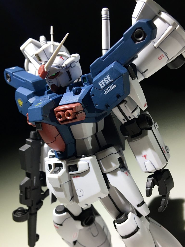 白は成型色です。墨入れした後にはみ出した所は削る。