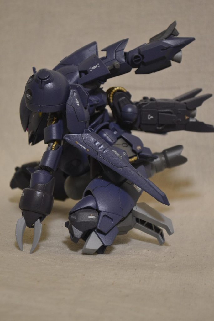 横から
熱核ジェットハイブリッドマリンエンジン3基搭載
水中、水上で推進剤を海水、空気と使い分けることができます。