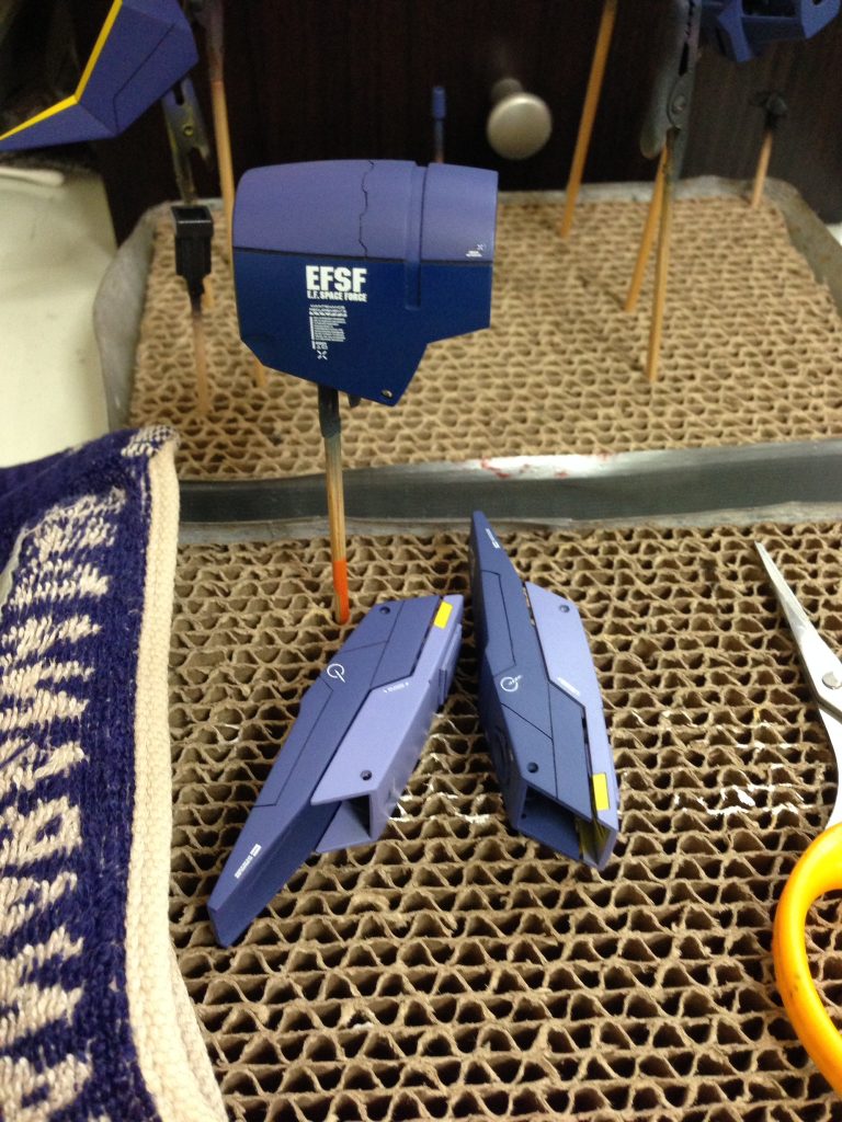 カラーは基本パープルのツートン