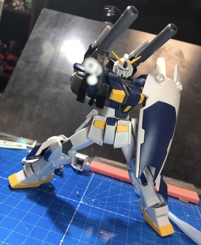 代わりに素組みのときの写真を。
媒体によって、細かいデザインだったりカラーリングが違うので、どうやって仕上げるか迷いましたね...