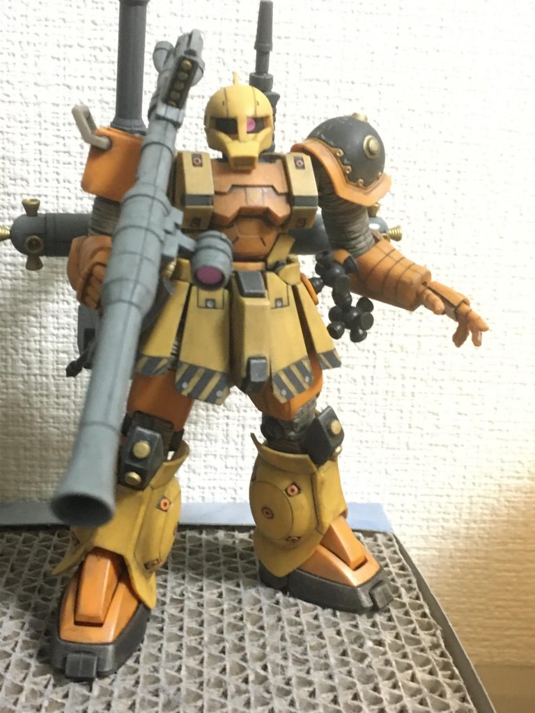 胸や足の小型バーニアはそのまま付属シールを貼って、爪楊枝で形づけてます。ウェザリングカラーでくすませてみたら、あたかも塗装した風に見えるからそのままで★