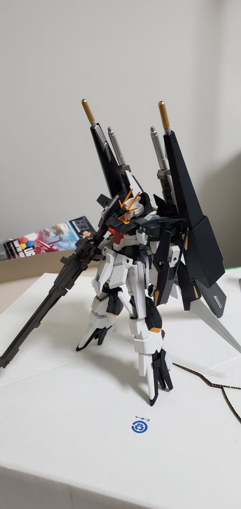 ライフルこのくらいの長さあります。この長さで自立を成立させるためにどうするか、みたいなのが最初の悩みのタネでした。