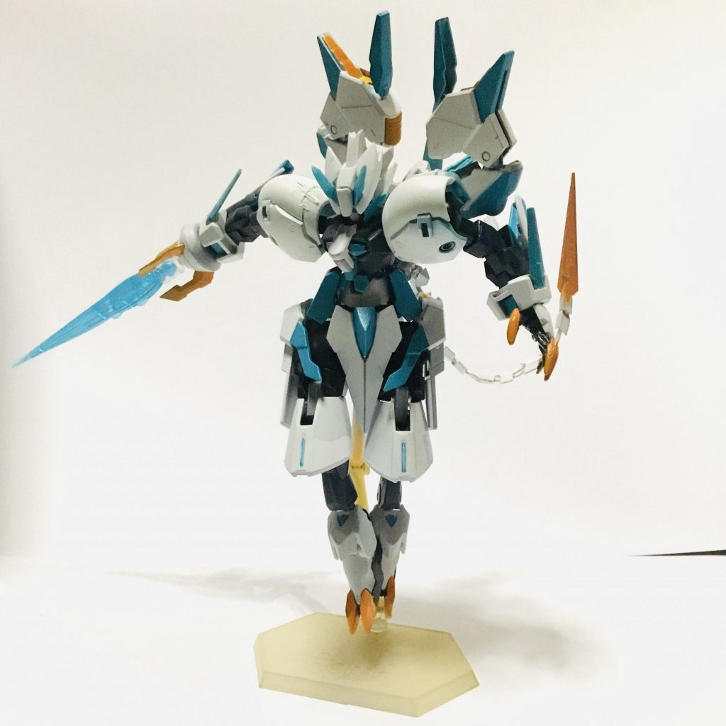 GBN内の設定としては、自身で発電・蓄電しバックパックを展開し帯電。蓄電した電気を剣のようにしたり、ビームとして放出するといった設定です