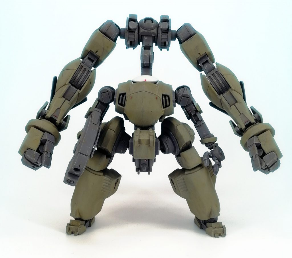 ベルゲルミル装備。
基部はガンダムフレーム元に色々盛り。
腕は基本ダブルオースカイの足で手首はゾゴックの手首です。
肉抜きが結構多かったのでちゃんと埋めてあげました。