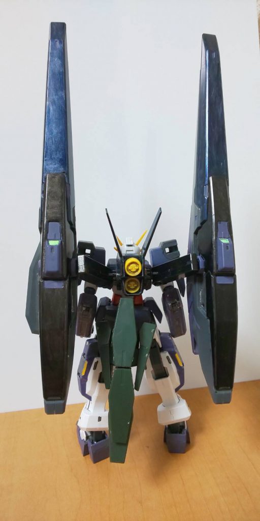 デカすぎて自立がきつい( ˊᵕˋ ;)💦一応ビットなので飛びますが、重力下では満足につかえませんな。