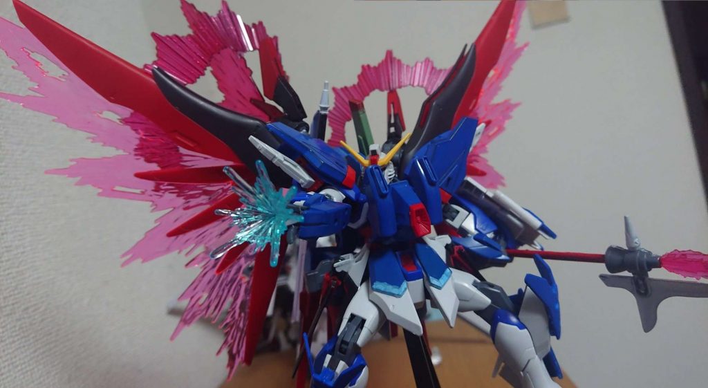 腕の内側にはダブルオースカイの籠手を取り付けてパルマフィオキーナの強化ユニットにしてあります。