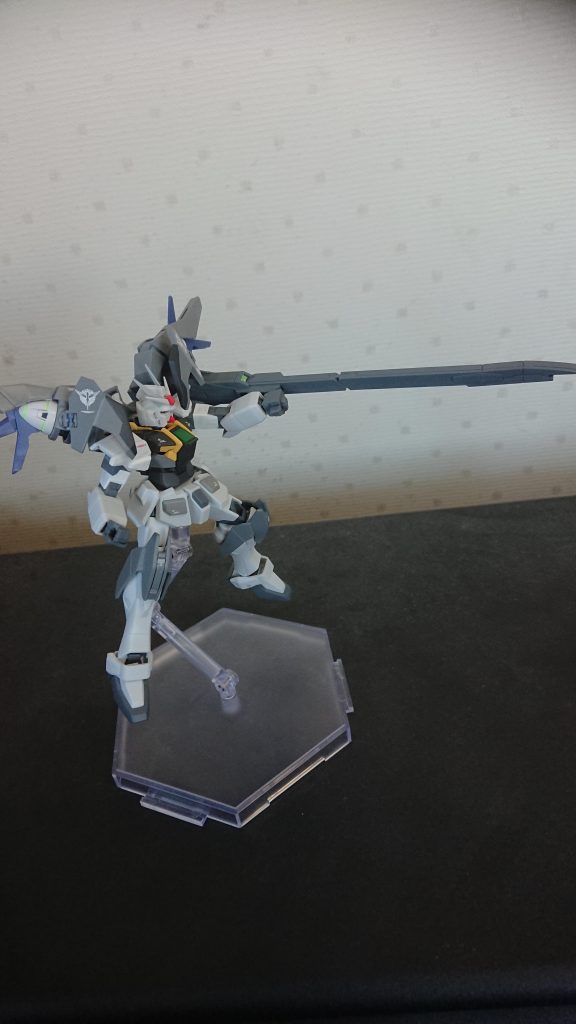 GNロングライフル
XXOガンダム専用の遠距離武装
場所を問わず相手を狙撃出来るよう調整がなされいる。