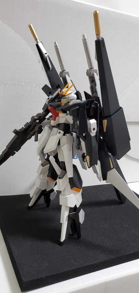 斜め横から。フライルーパーツのシルエットがよりわかりやすいです。