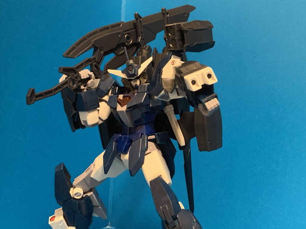 どうしても欲しかった腕部射撃武器。これ何なんだろなって本編の描写待ってたら、グレードランチャーだったわ。あと足の何だ?