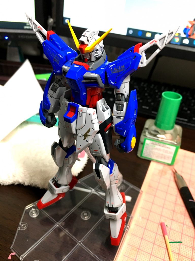 デカールは皆大好きHGUCユニコーンの物を主体に一部MGデスティニーの物を貼ってます(*´ω｀*)