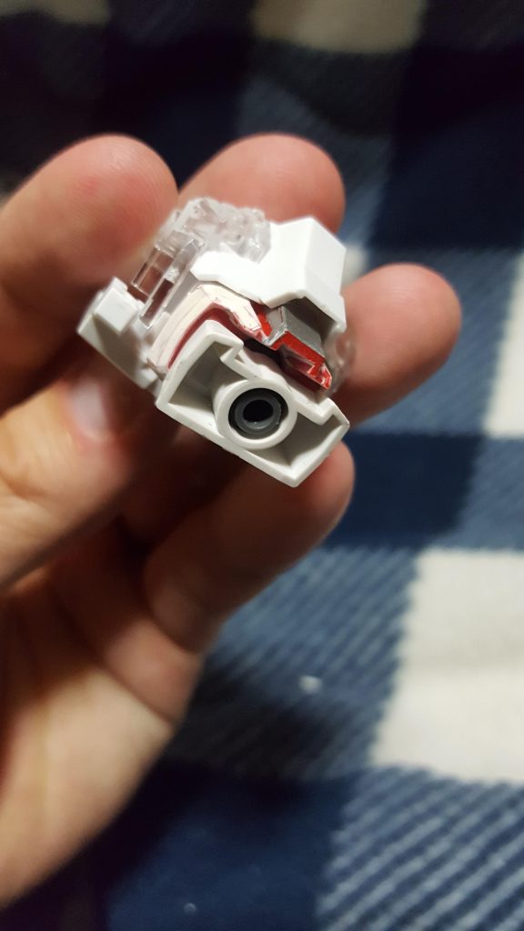 最初が大変でした。ユニコーンのペインティングモデルを買うも、ユニコーンがそもそも最近のHGと企画が合わず、仕方なくボディを改造、ストライクのボディと融合させ、無理矢理最近のキットと組み合わせられるようにしました。