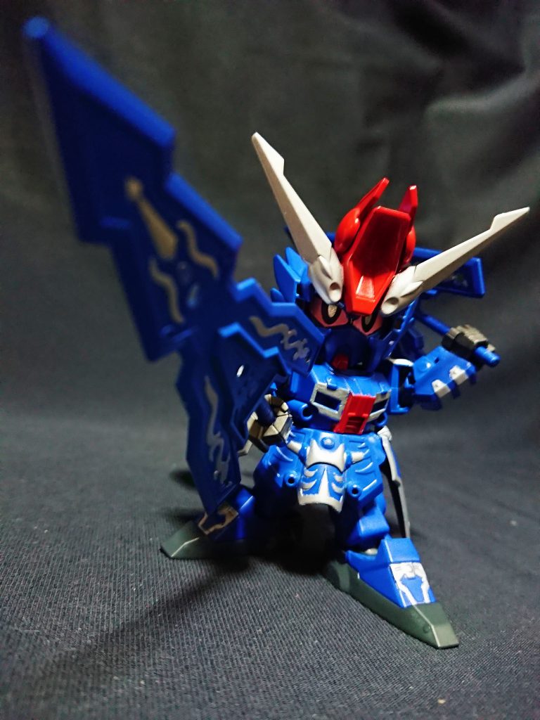 制作前はギャプランかZZのどちらかをオミットする予定でした。
ただそれだと再現度は下がるし、鄧艾オーヴェロンは変形を再現できたのでなんとか組み込んでみました。