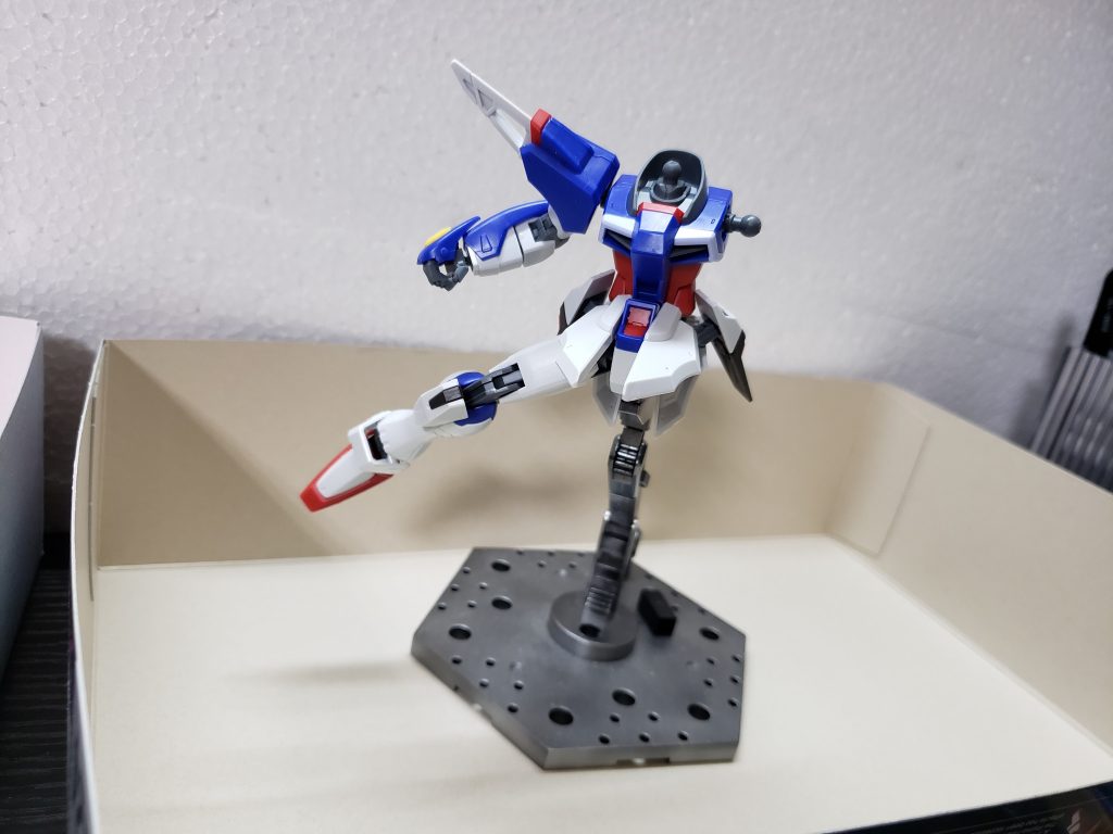 ほとんど弄ることなく完成度の高いキット。

肩の合わせ目消したくらい(笑)