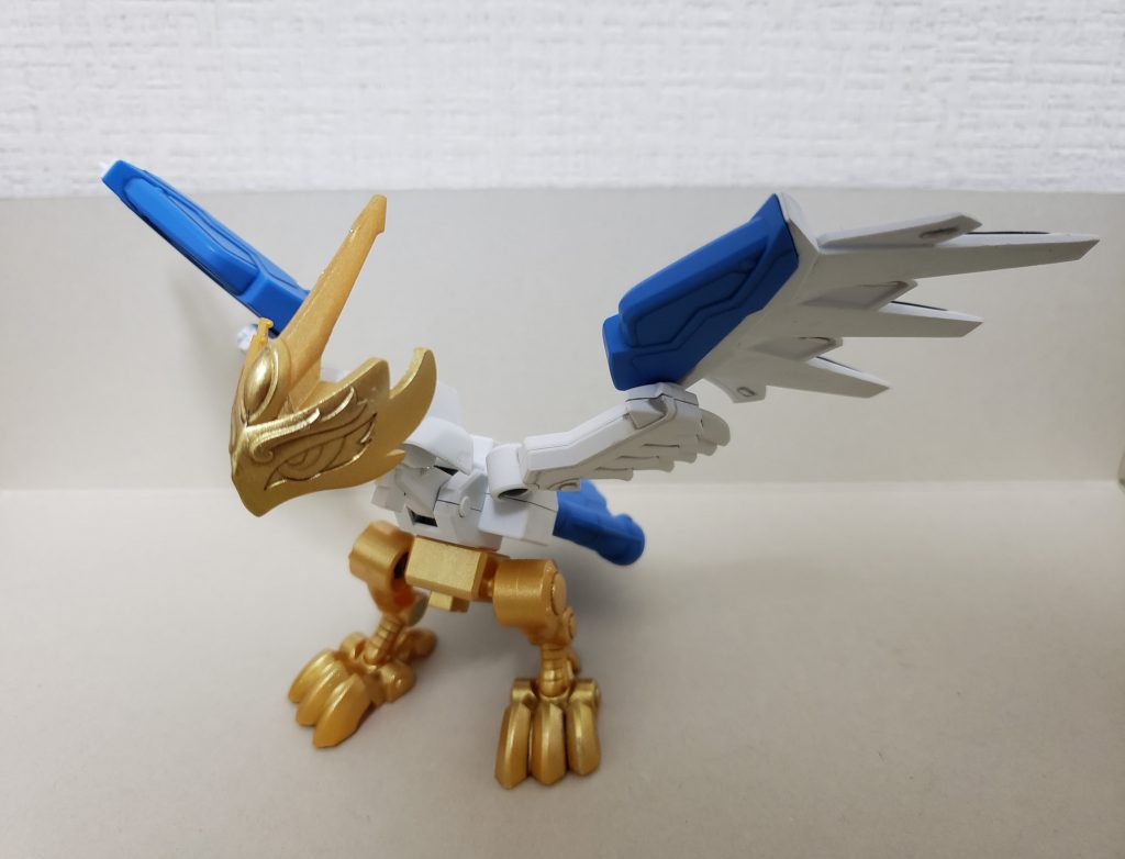 爆凰扇 サポートに回る支援機だそう。
羽の金部分は塗ってません。