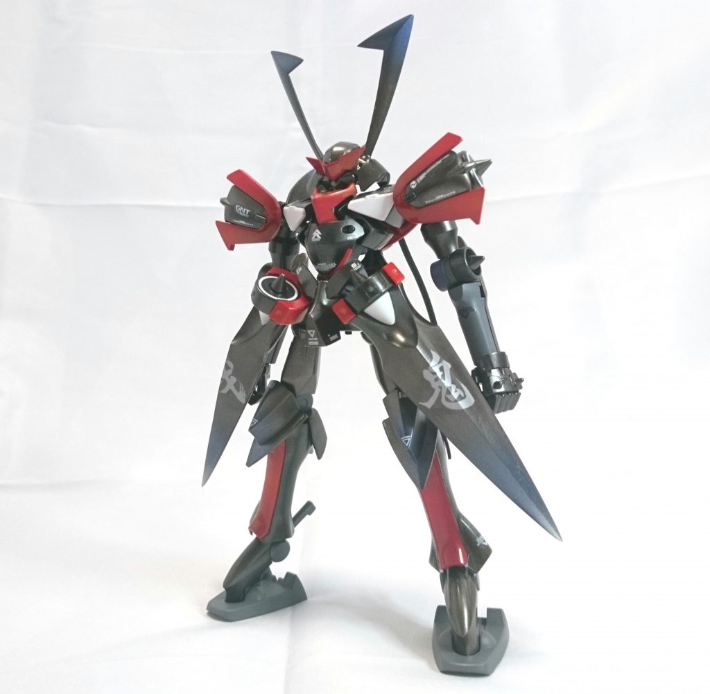 [塗装箇所]
本体:メタリックブラック
腕等グレー部:グレー
肘:メカグレー
赤パーツ:レッド→シャアレッド
白パーツ:ニューホワイト
先端グラデーション:ダークブルー
胸部:メタリックオレンジ