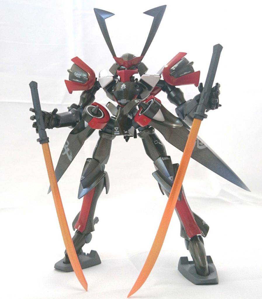 【仁王立ち】
ビームサーベルはオレンジ系グラデーションを。